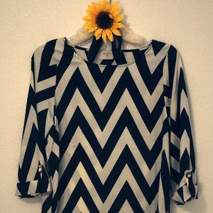 Chiffon blouse with cute button details